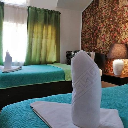Casa Regala Ear Hotel ไกรโอวา ภายนอก รูปภาพ