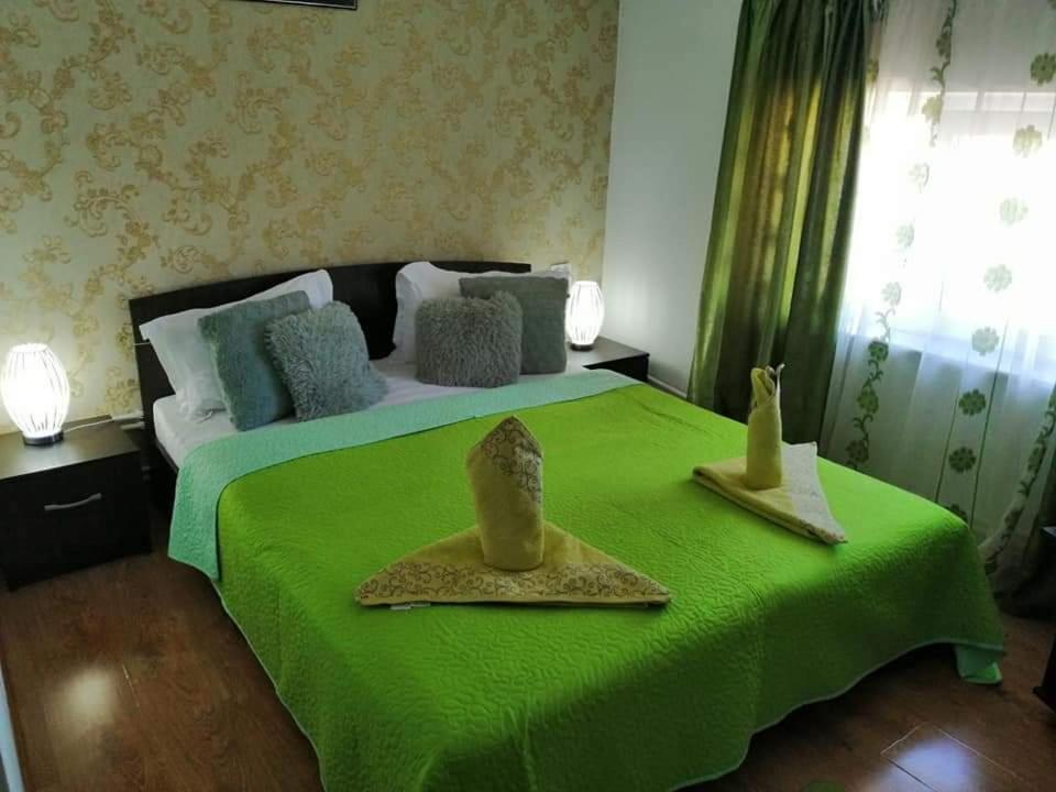 Casa Regala Ear Hotel ไกรโอวา ภายนอก รูปภาพ
